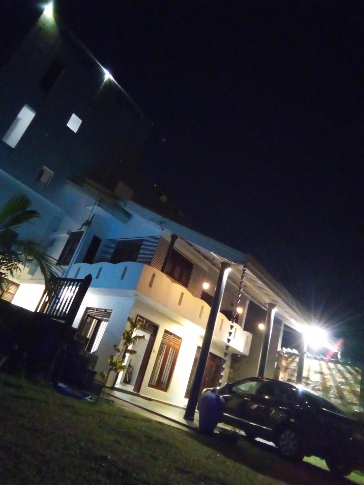 The Moose Weligama Bed & Breakfast Exterior foto